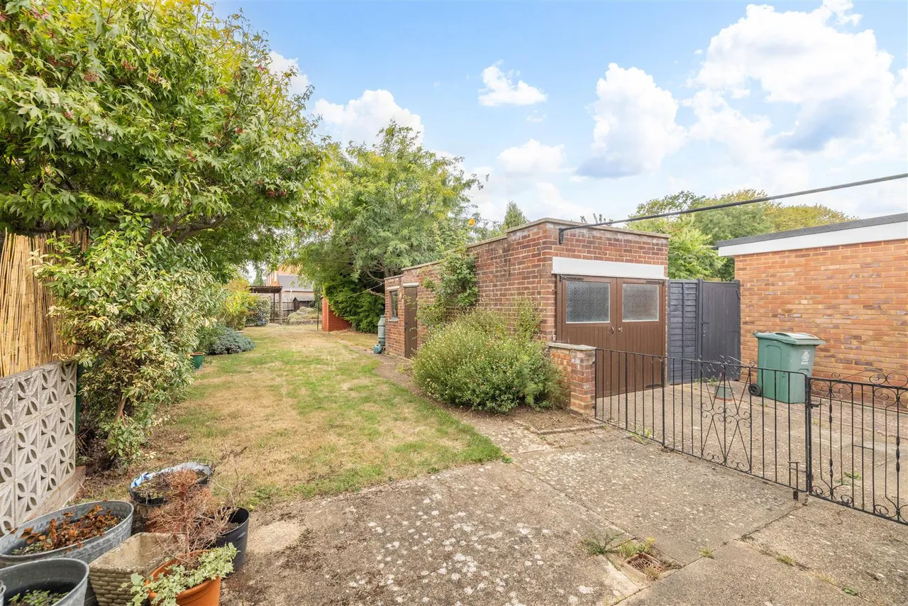 Ashbrook Road, Old Windsor, SL4, photo 12