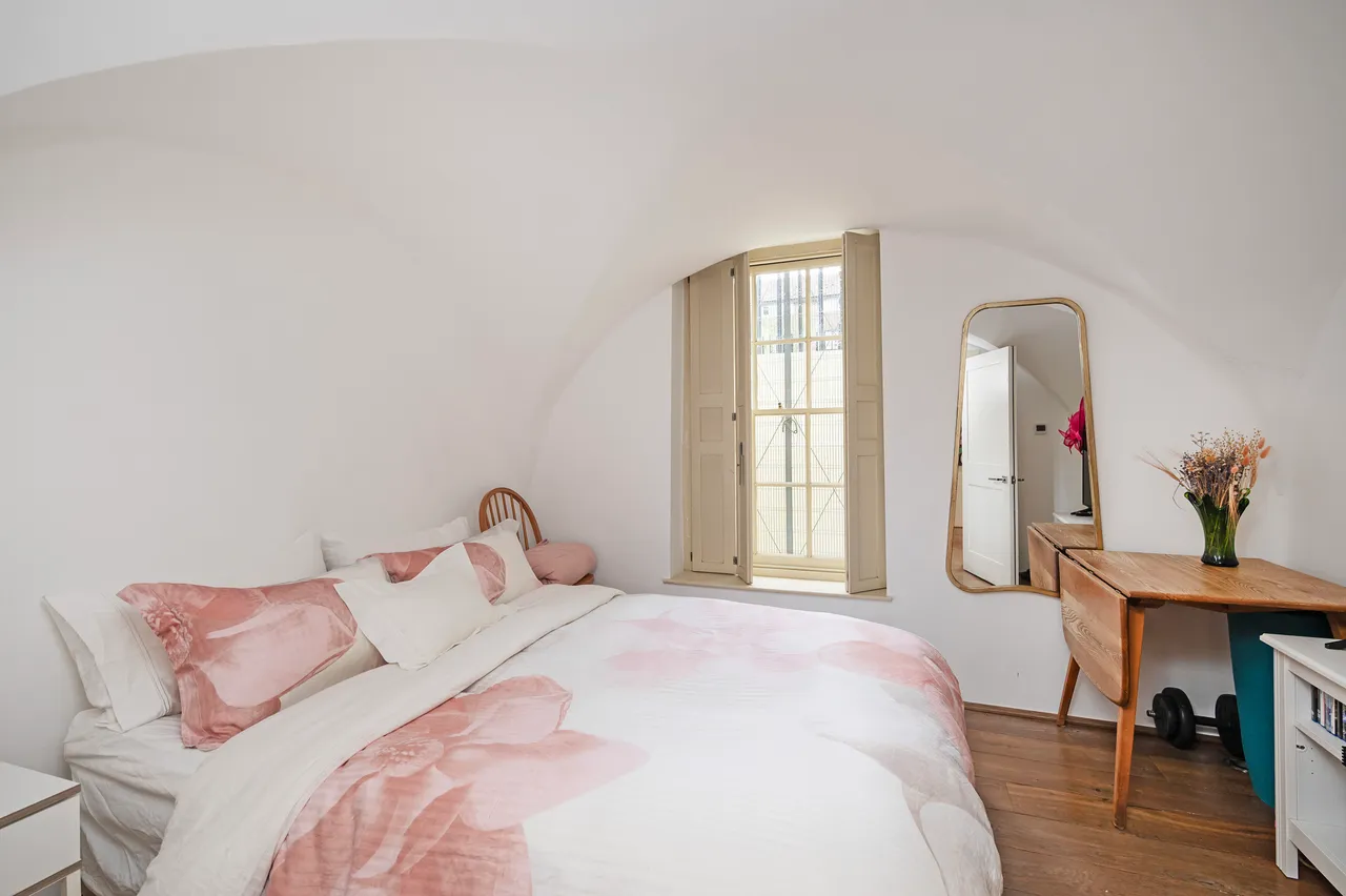 Flat 2, 16 Charles Square, London, photo 9