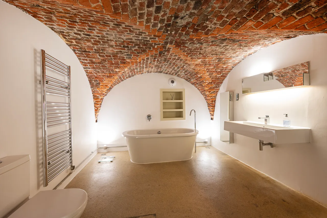 Flat 2, 16 Charles Square, London, photo 5