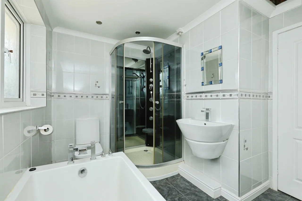 Broadwater Drive, Dunscroft, DN7, photo 3