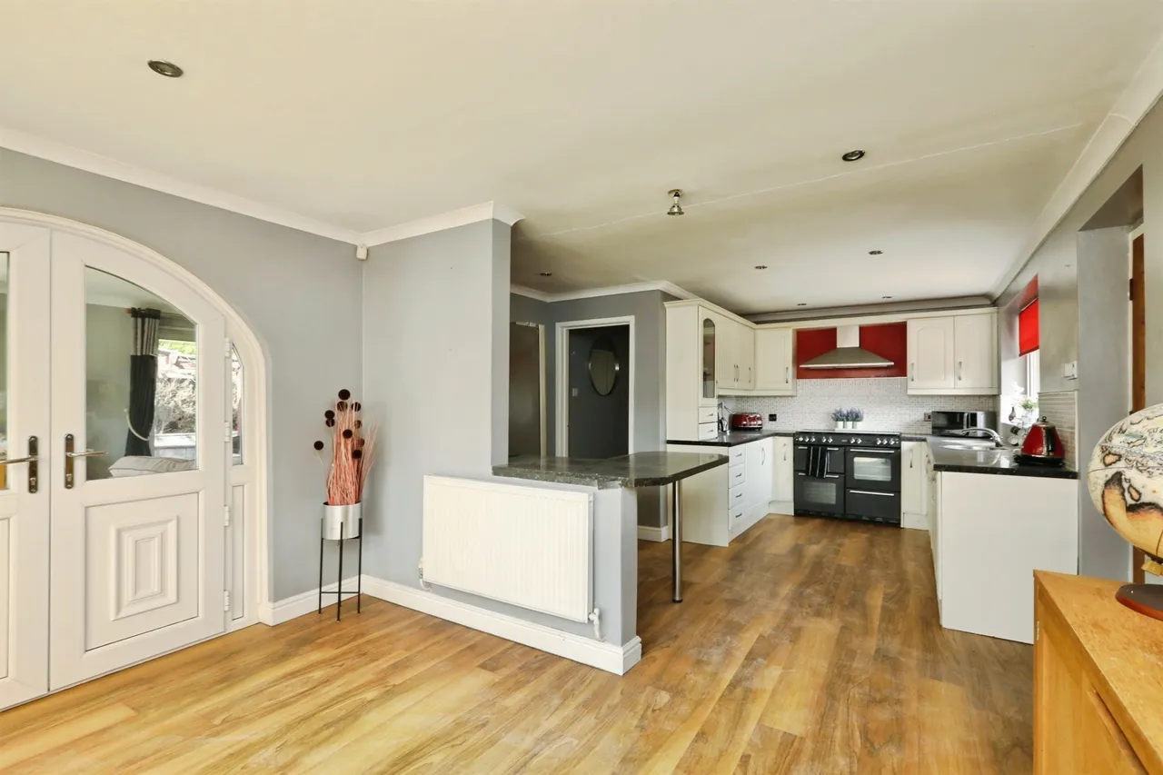 Broadwater Drive, Dunscroft, DN7, photo 7