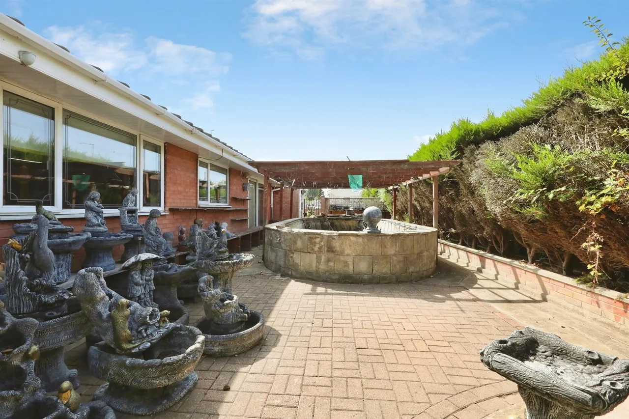 Broadwater Drive, Dunscroft, DN7, photo 15
