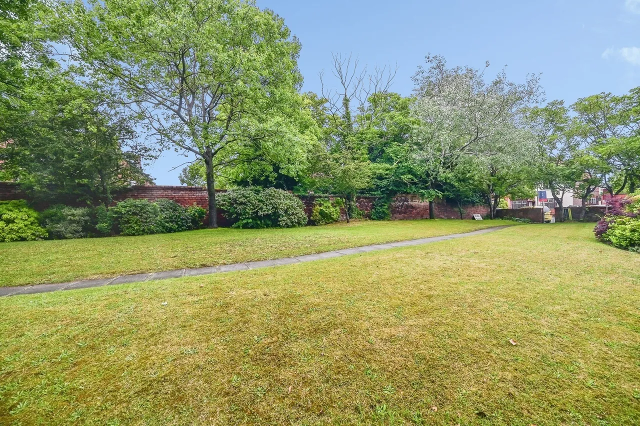 Nicholas Road, Liverpool, L23, photo 13