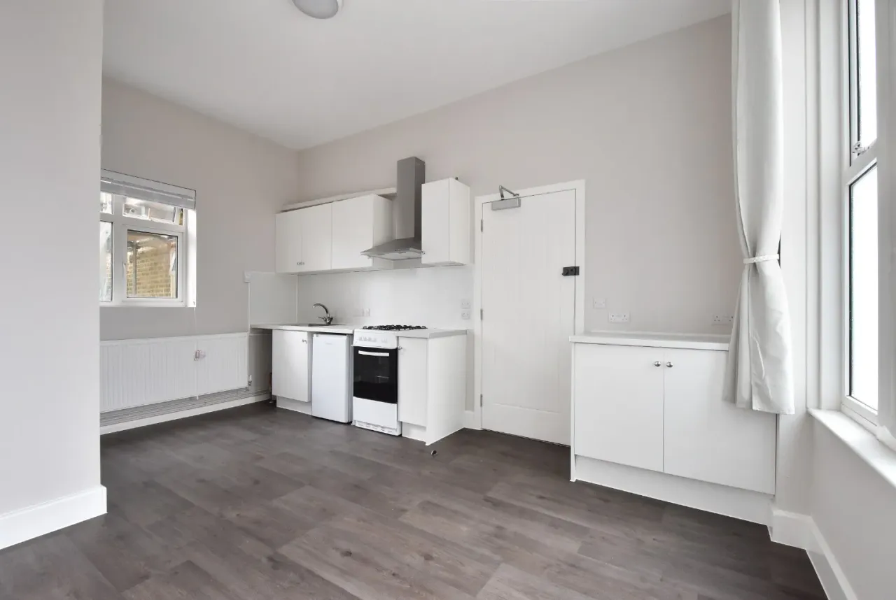 St. Julians Farm Road, London, Greater London, SE27, photo 11