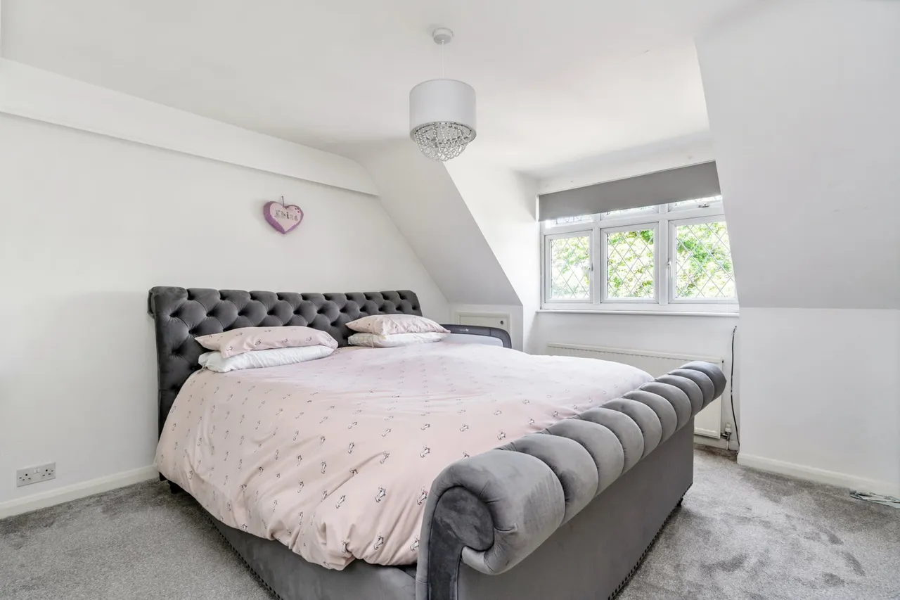 Old Watford Road, Bricket Wood, AL2, photo 5