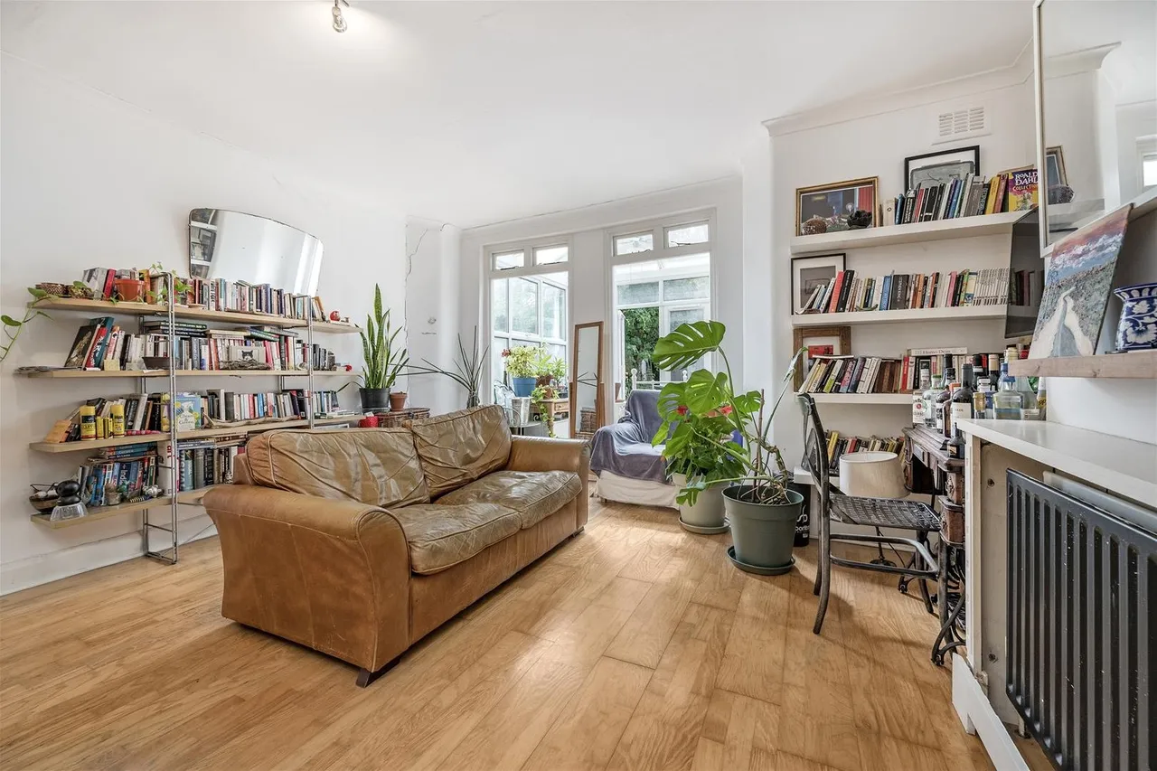 Brondesbury Road, Queens Park, Brent, photo 12