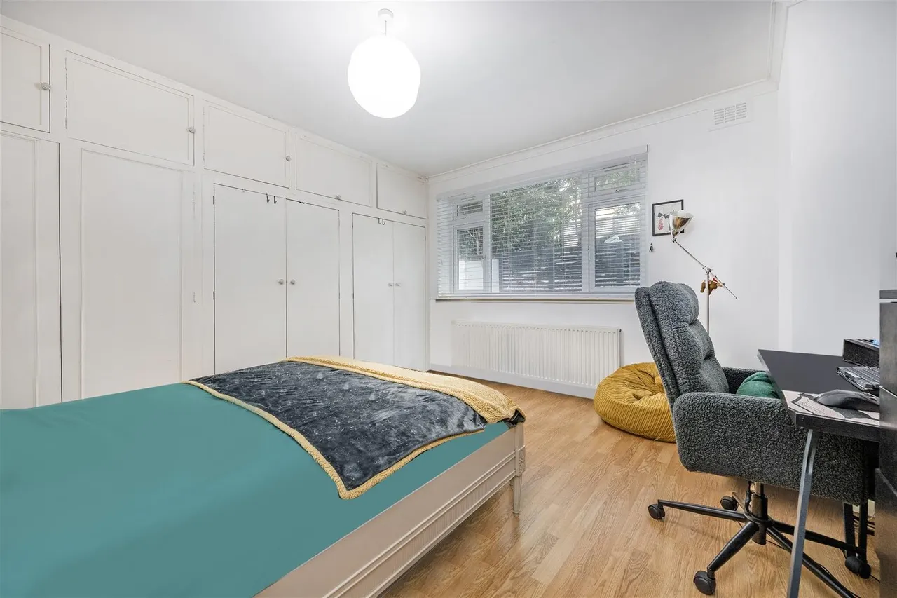 Brondesbury Road, Queens Park, Brent, photo 10