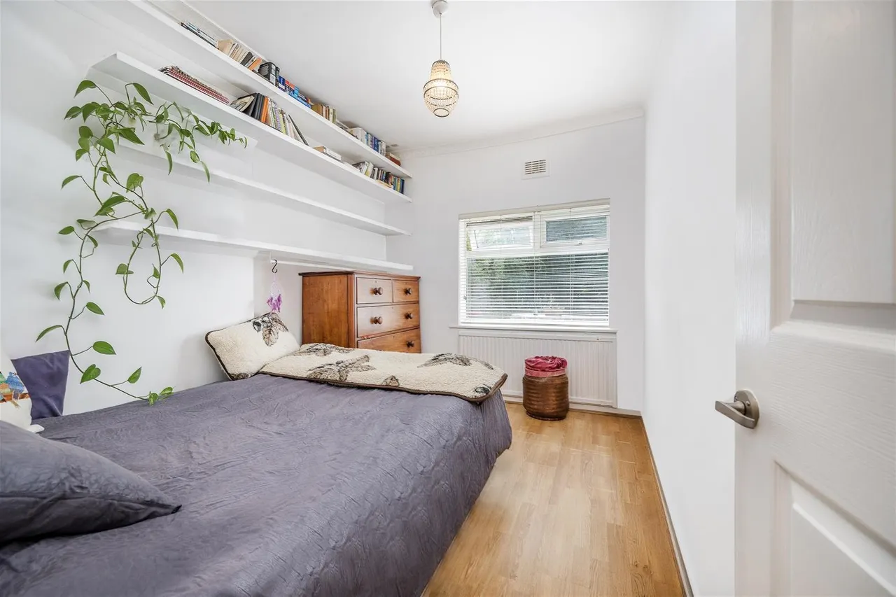 Brondesbury Road, Queens Park, Brent, photo 8