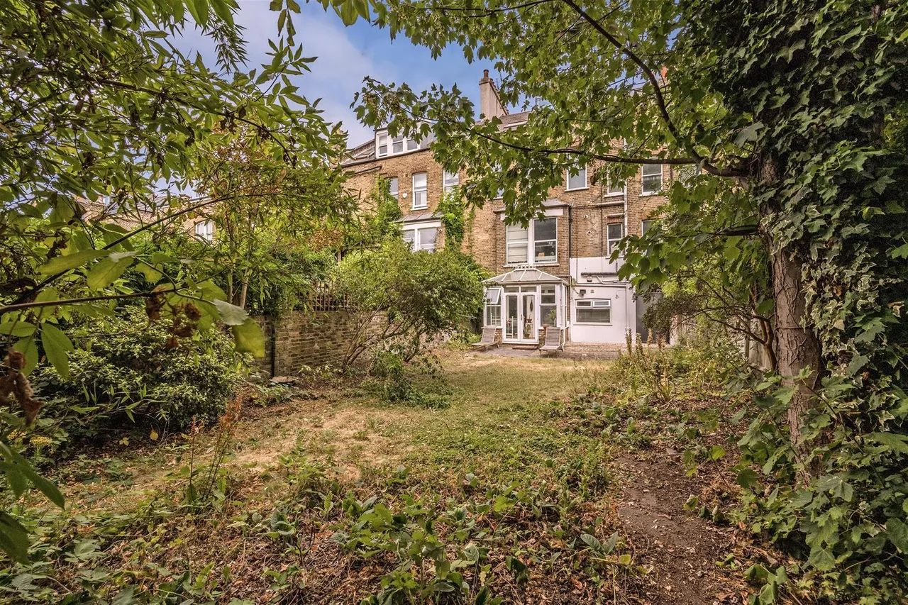 Brondesbury Road, Queens Park, Brent, photo 6