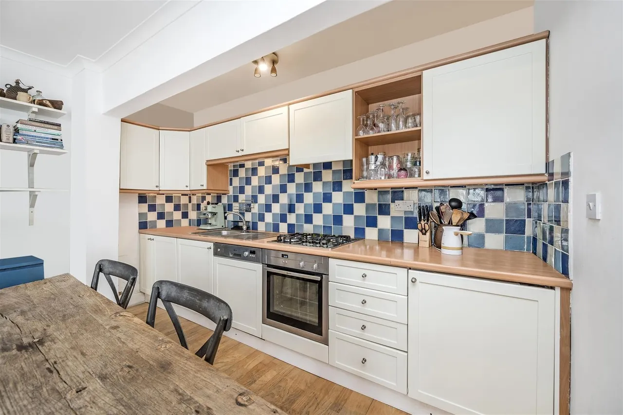 Brondesbury Road, Queens Park, Brent, photo 5