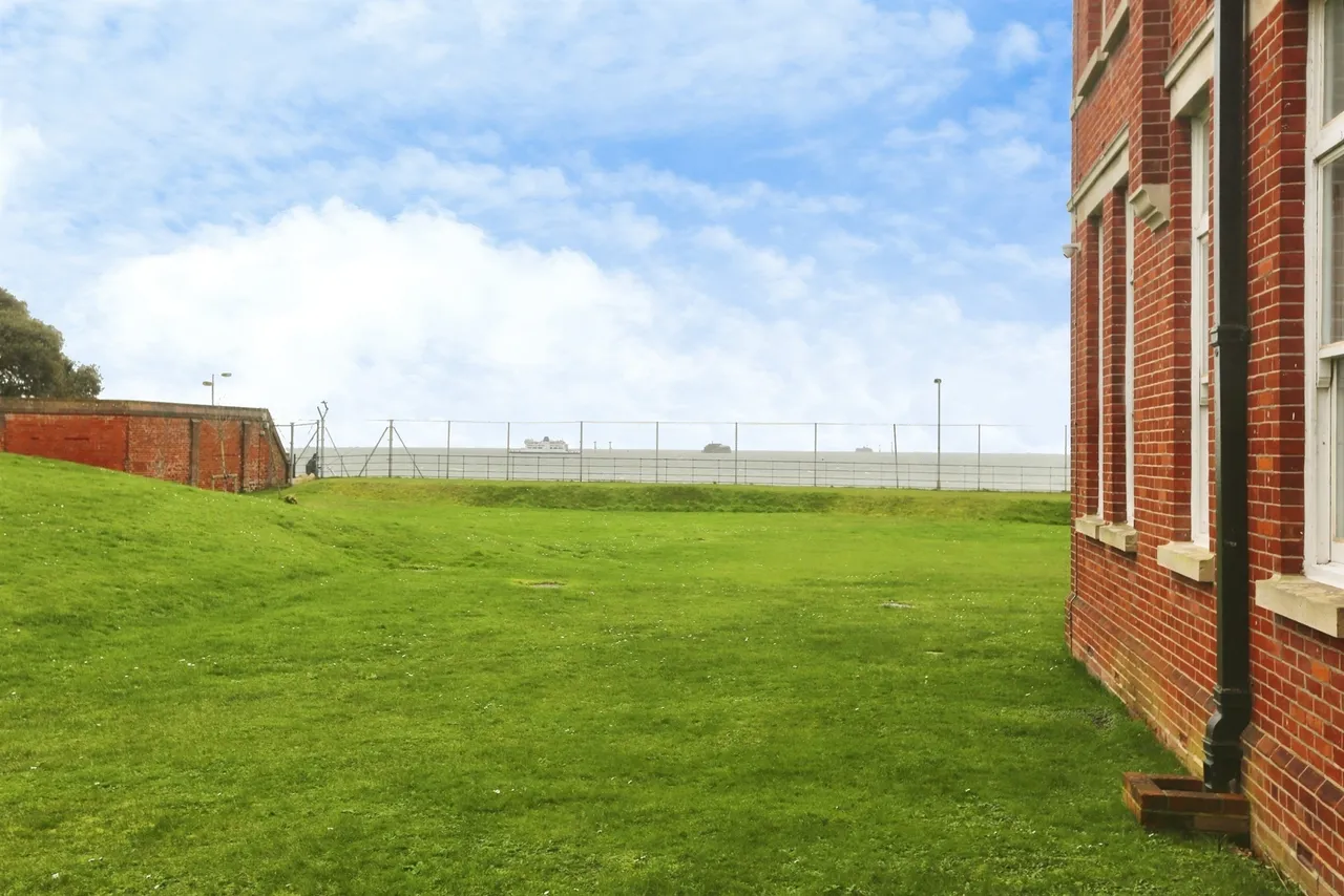 Huxley Way, Gosport, PO12, photo 7