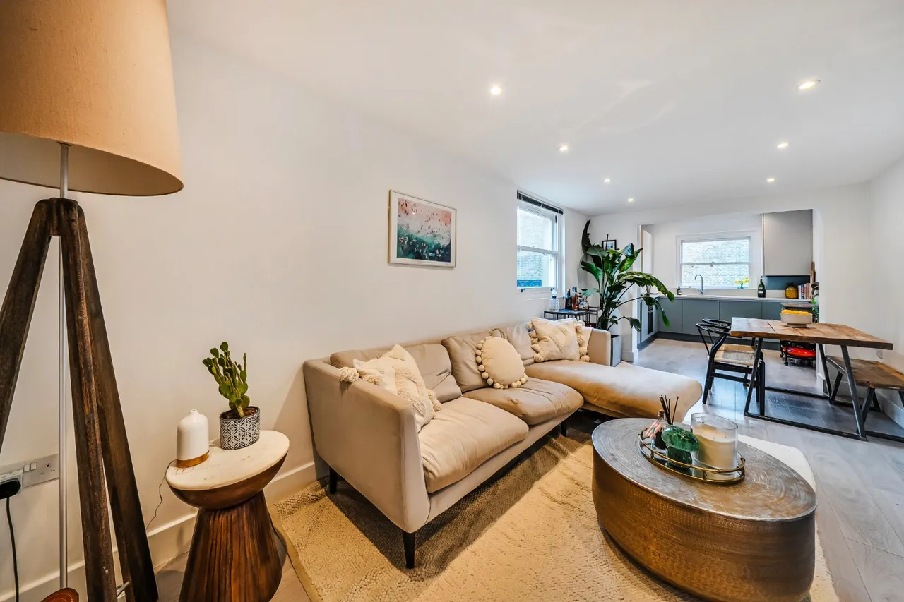 3 bed flat for sale — Wavertree Road, Streatham Hill, London, SW2