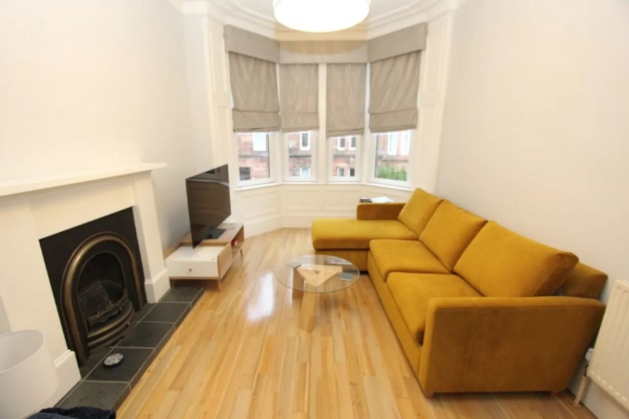 SHAWLANDS- STRATHYRE STREET-G41 3LW- FURNISHED, photo 6