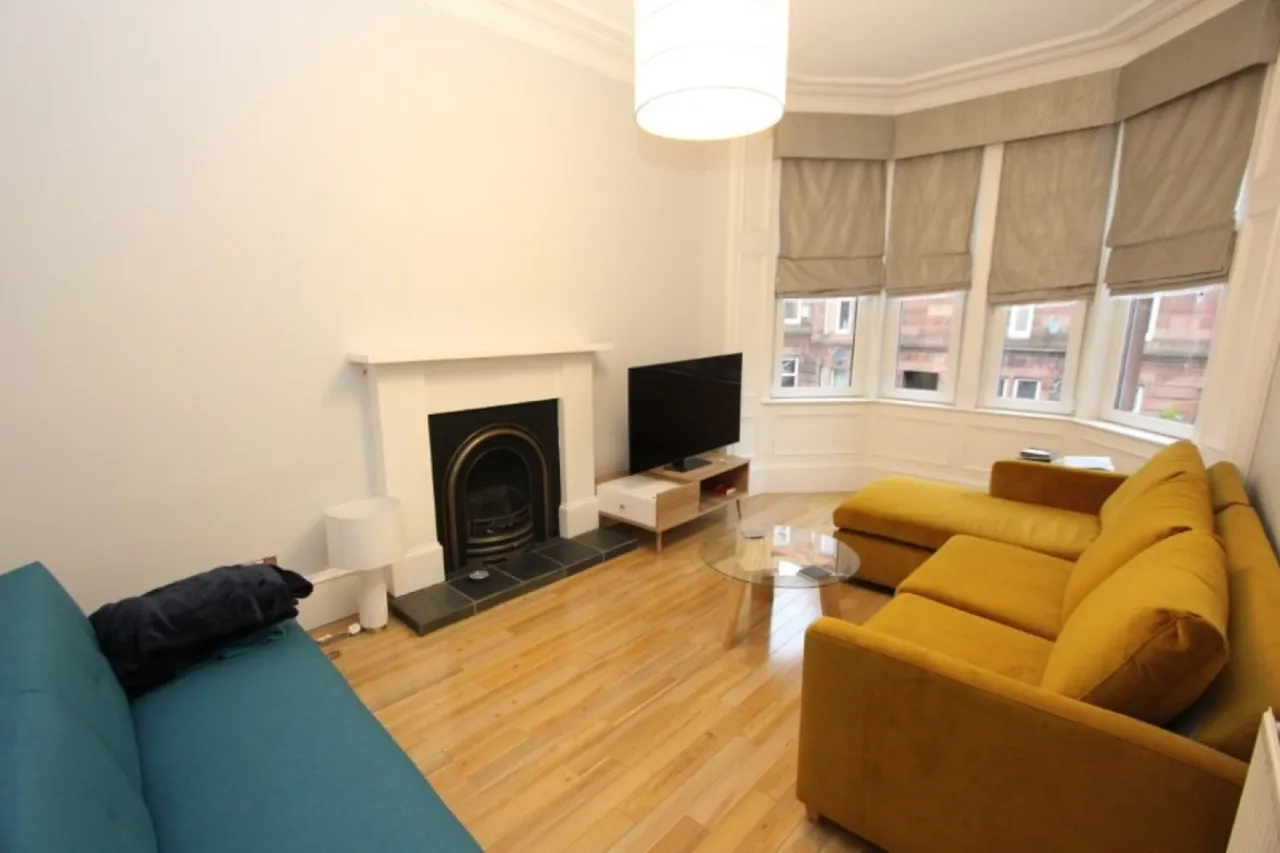 SHAWLANDS- STRATHYRE STREET-G41 3LW- FURNISHED, photo 5