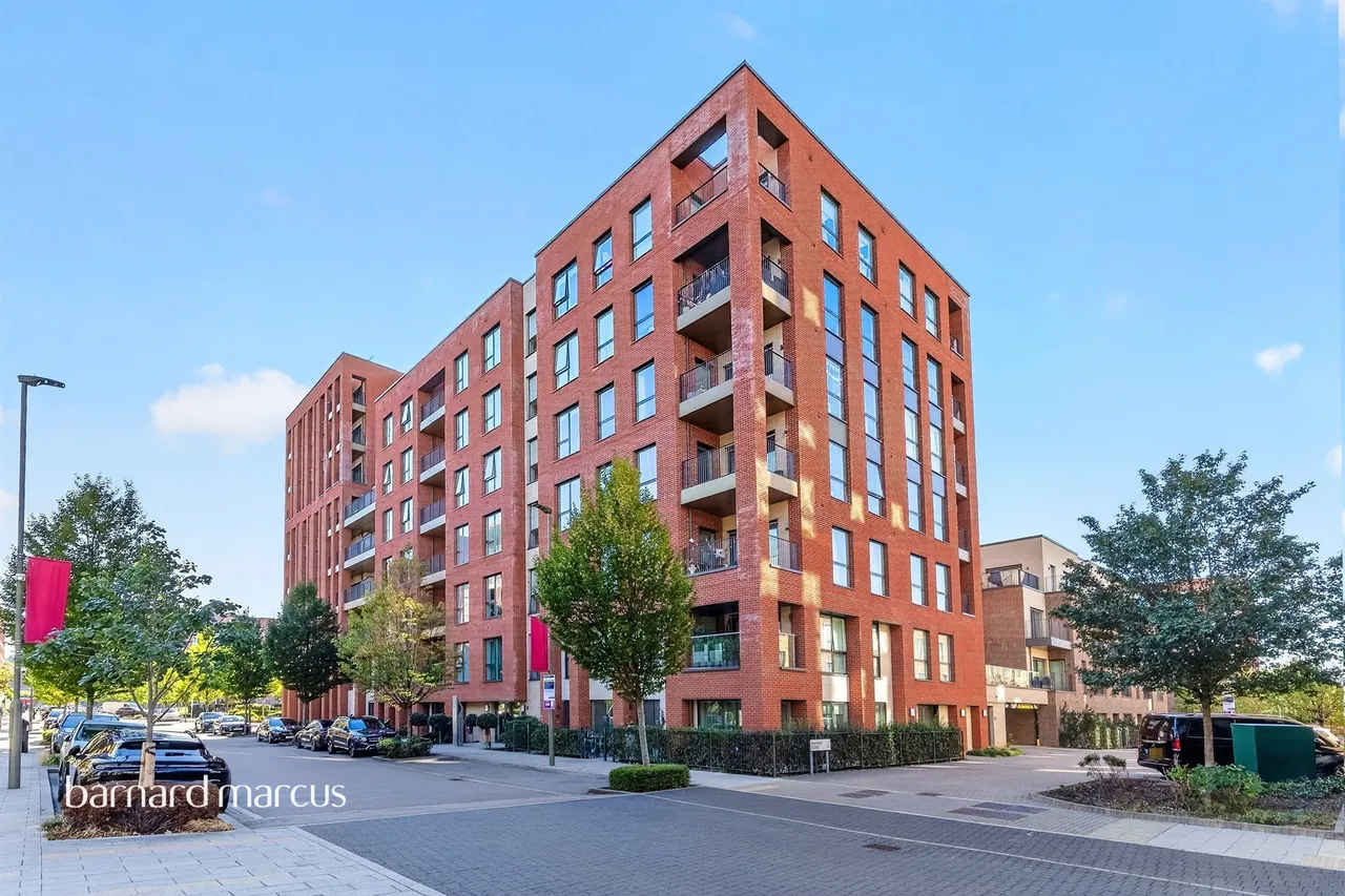 Lismore Boulevard, London, NW9, photo 20