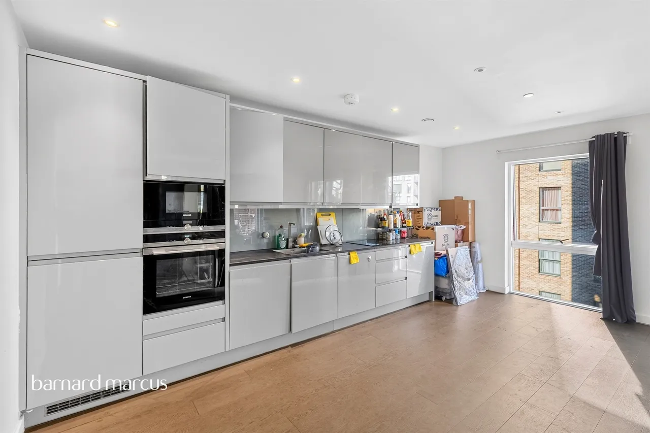 Lismore Boulevard, London, NW9, photo 4