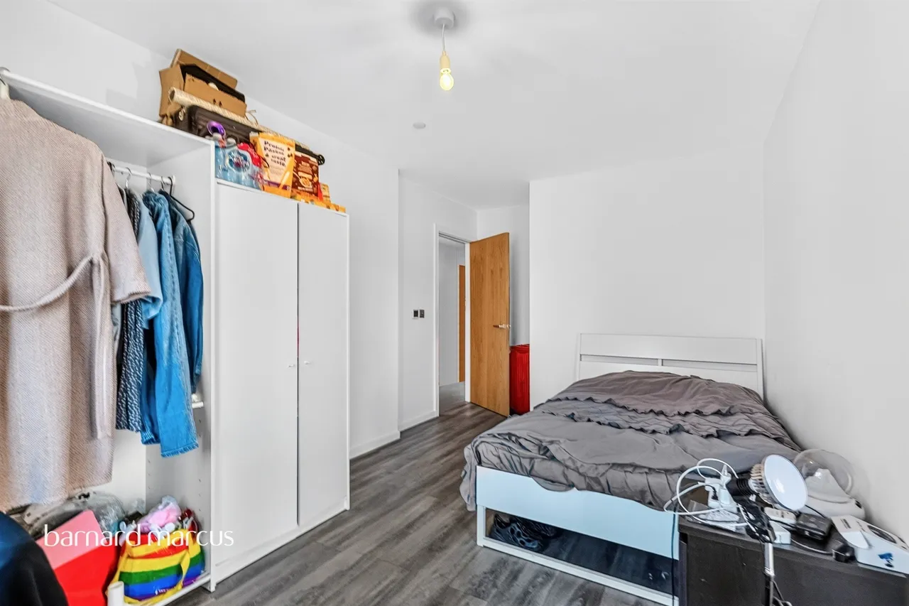 Lismore Boulevard, London, NW9, photo 11