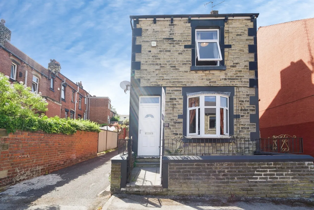 3 bed house for sale — Park Street, Barnsley