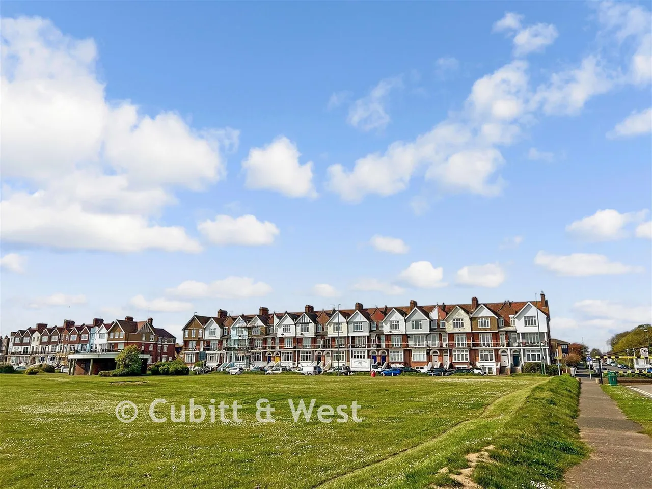 2 bed flat for sale, South Terrace, Littlehampton, BN17