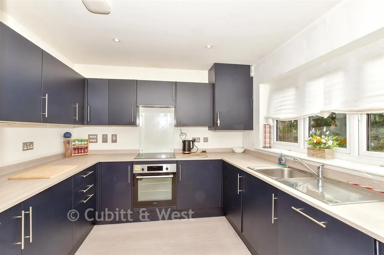 Diggins Grove, Chichester, PO20, photo 4