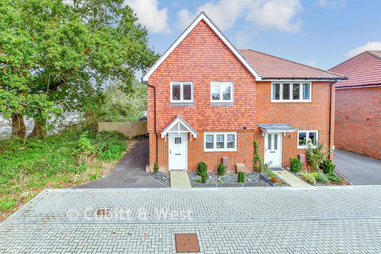 3 bed house for sale, Diggins Grove, Chichester, PO20