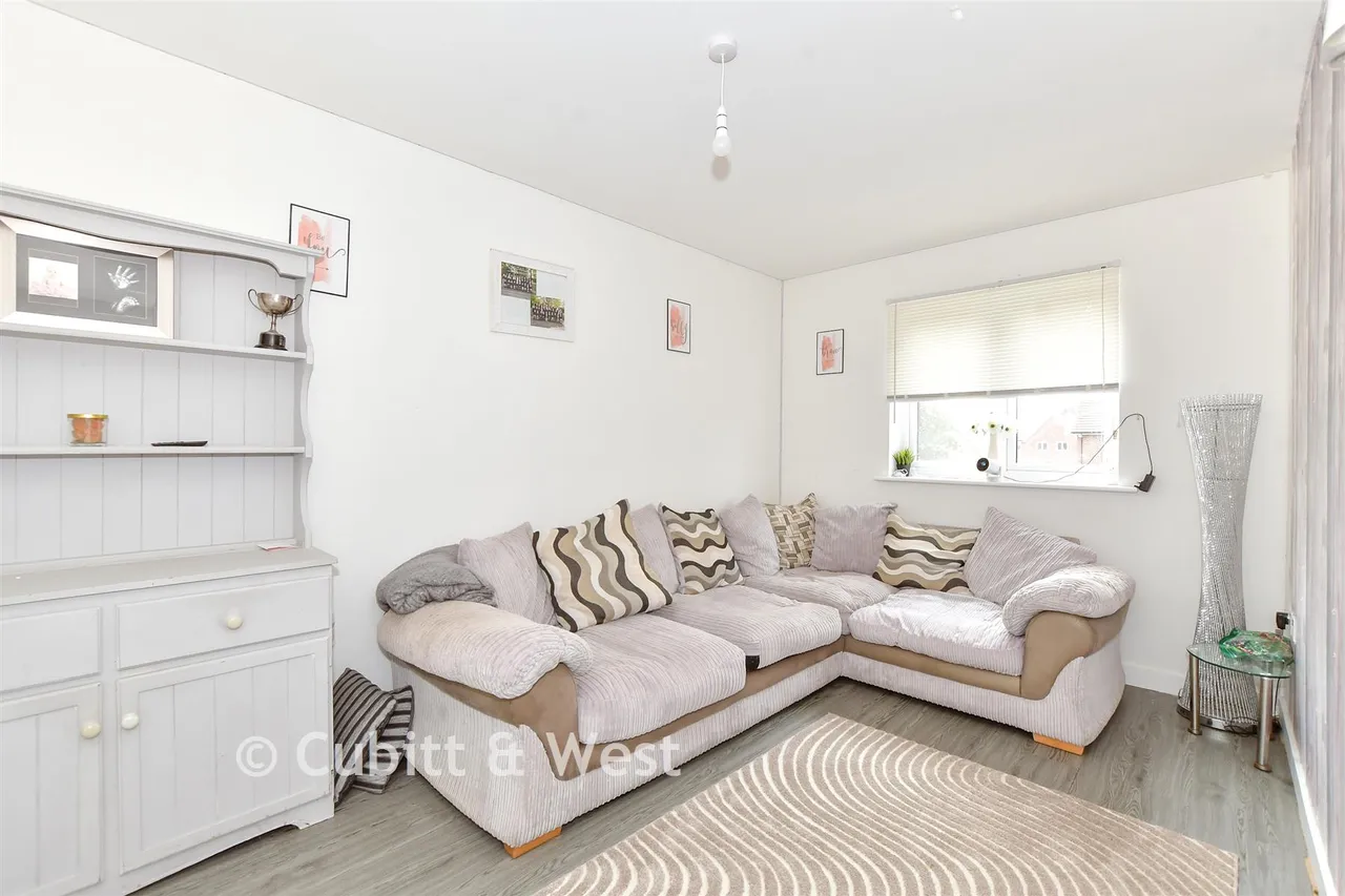 Diggins Grove, Chichester, PO20, photo 7