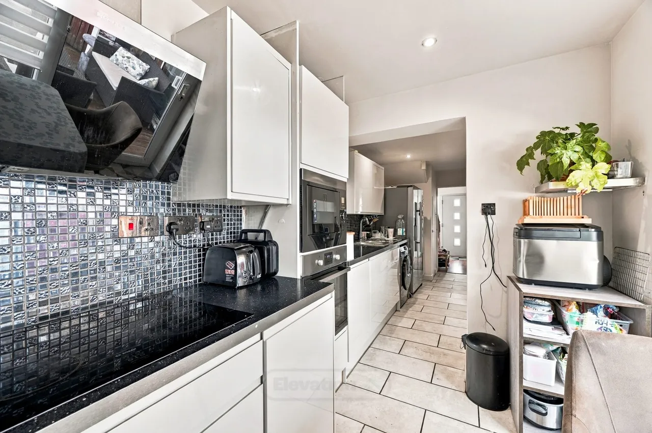 Sycamore Road, Houghton Regis, Dunstable, Dunstable, LU5 5NQ, photo 2
