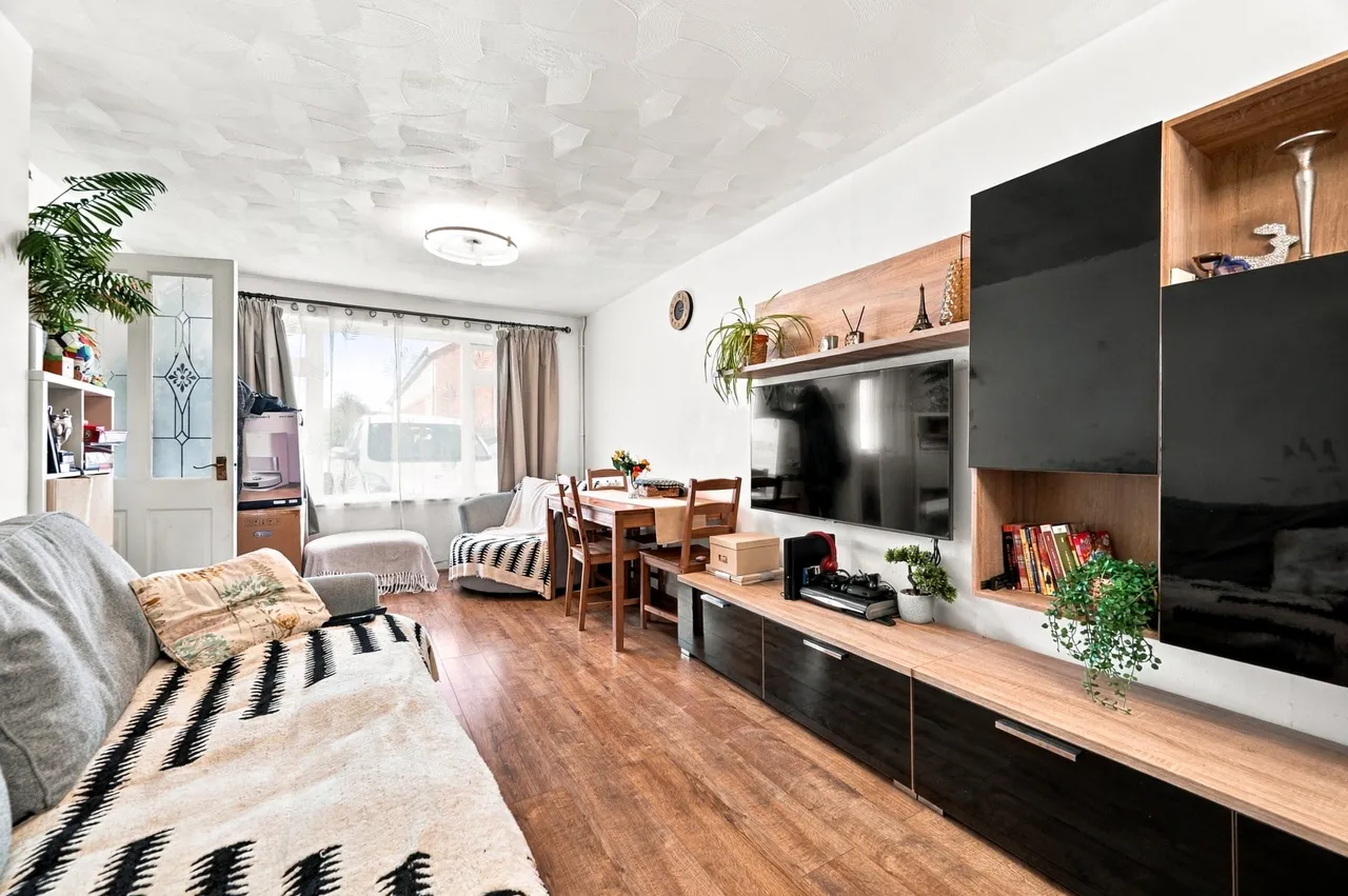 Sycamore Road, Houghton Regis, Dunstable, Dunstable, LU5 5NQ, photo 3