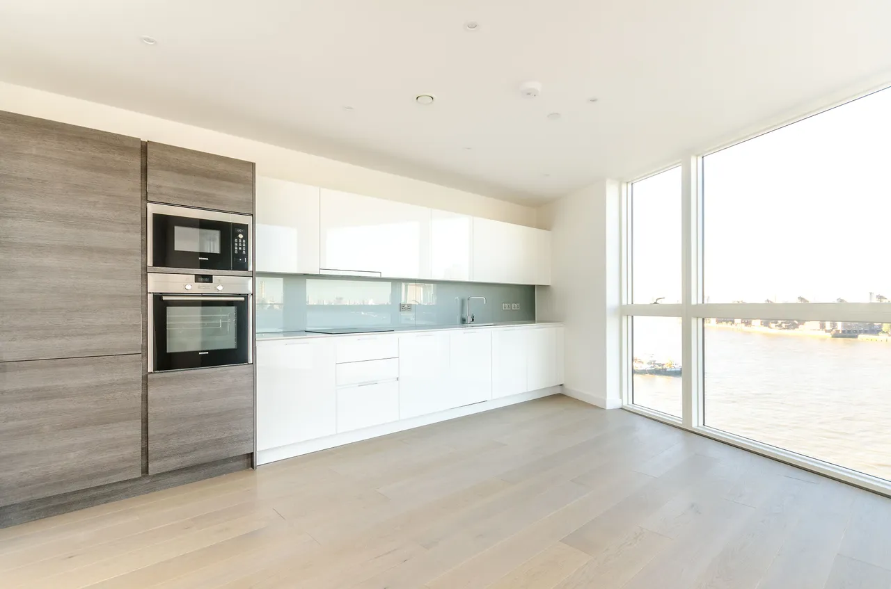 Flat 42, Wyndham Apartments, 60 River Gardens Walk, London, photo 4