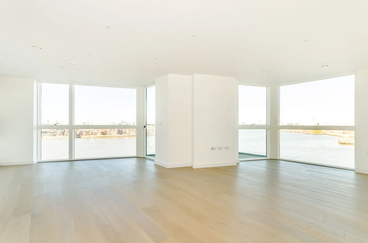 Flat 42, Wyndham Apartments, 60 River Gardens Walk, London, photo 2