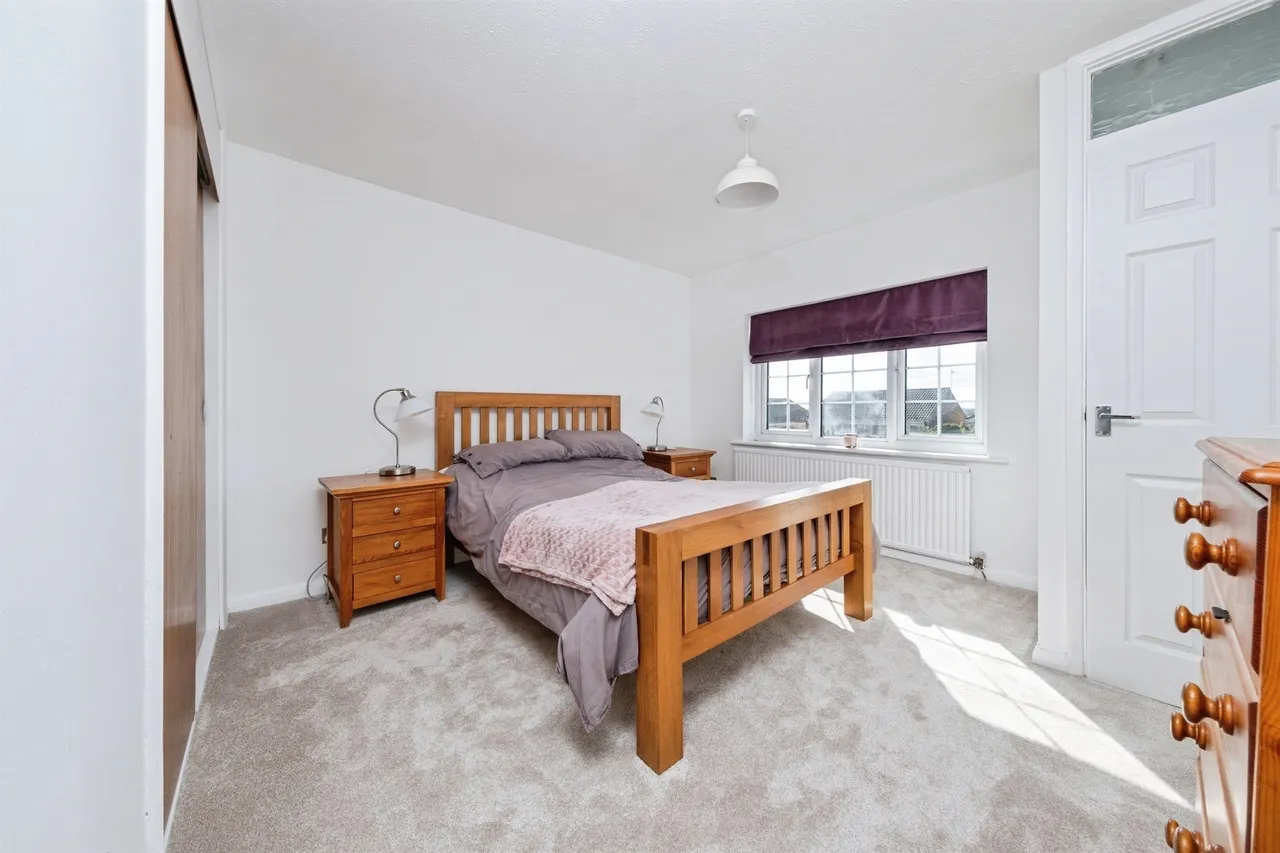 Busby Close, Buckingham, MK18, photo 12