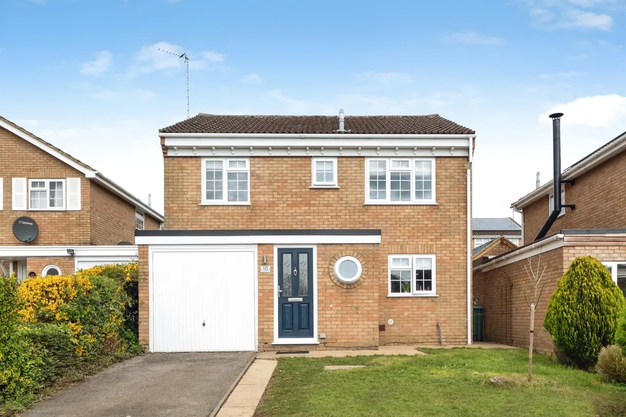 Busby Close, Buckingham, MK18, photo 19