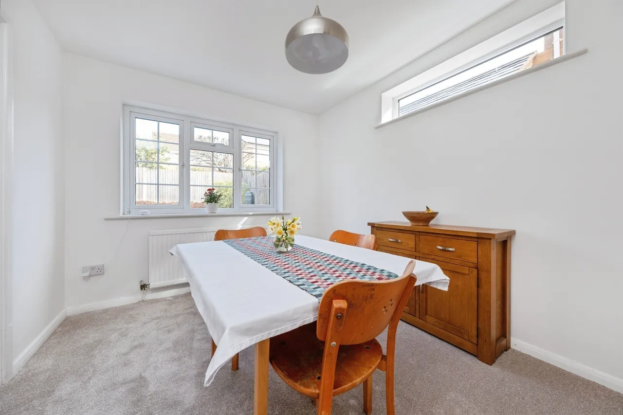 Busby Close, Buckingham, MK18, photo 8