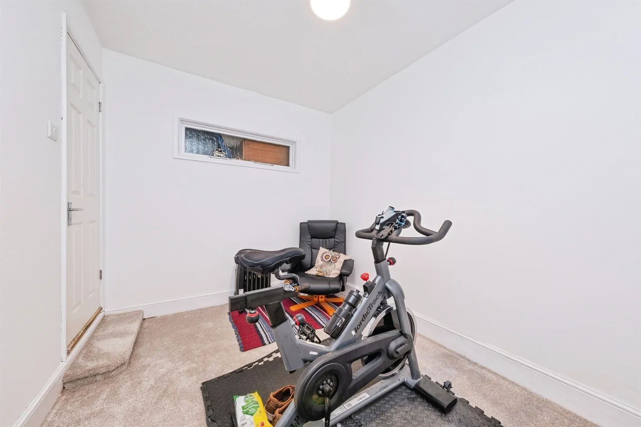 Busby Close, Buckingham, MK18, photo 10