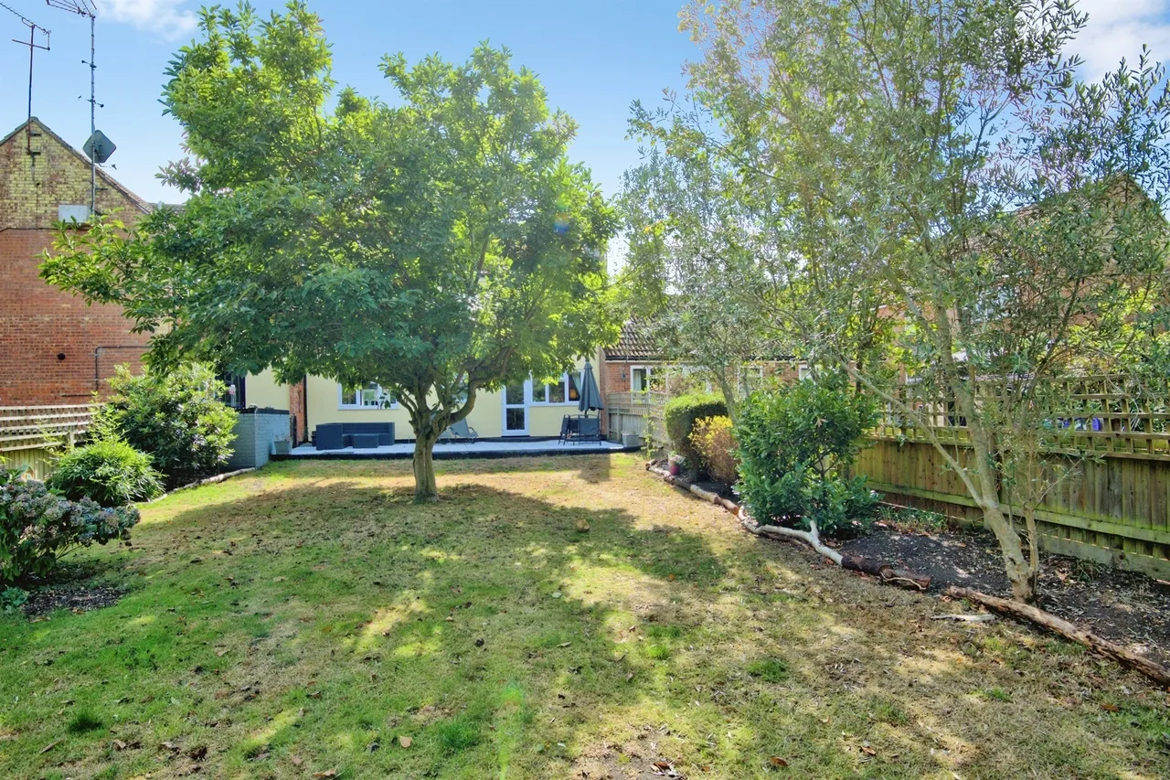 Heather Close, Layer-De-La-Haye, CO2, photo 2