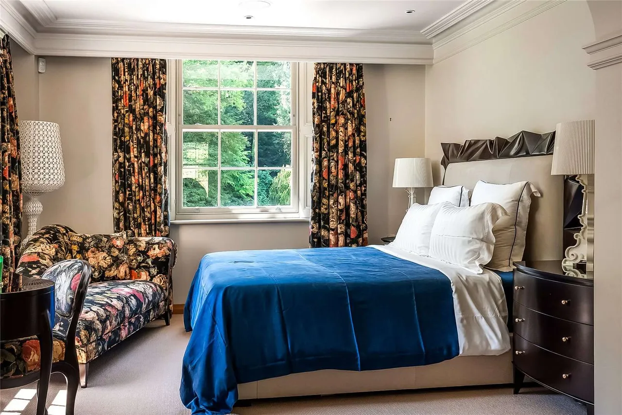 Ashford Lane, Steep, Petersfield, Hampshire, GU32 1AB, photo 12