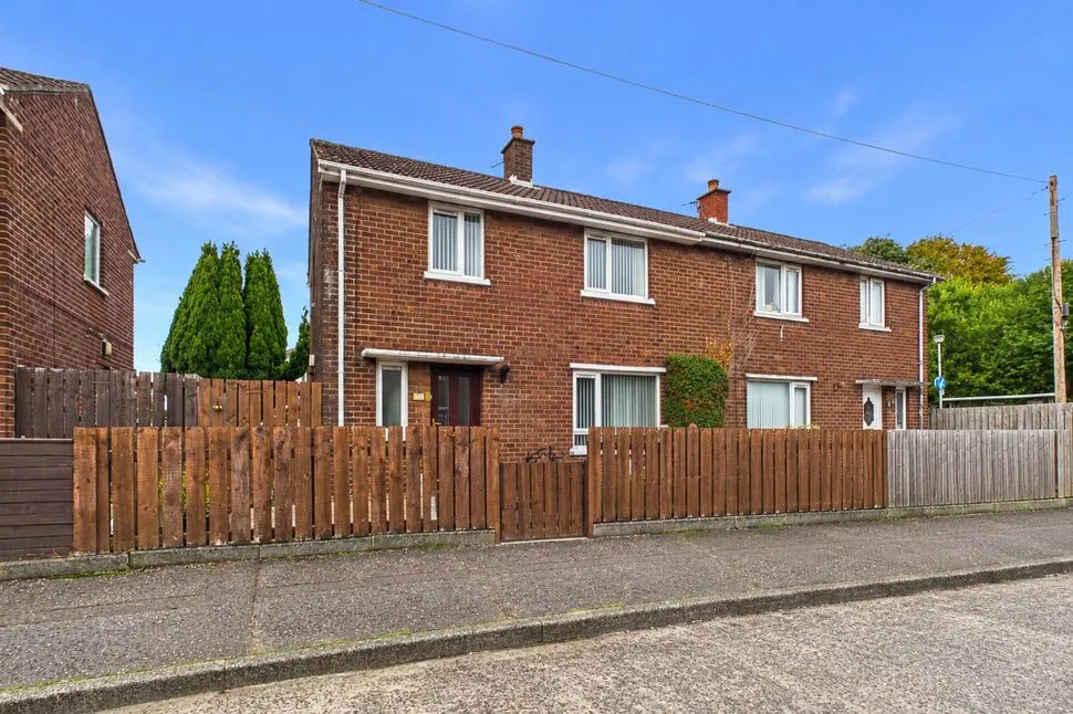 3 bed house for sale, Knocknagoney Gardens, Belfast, BT4