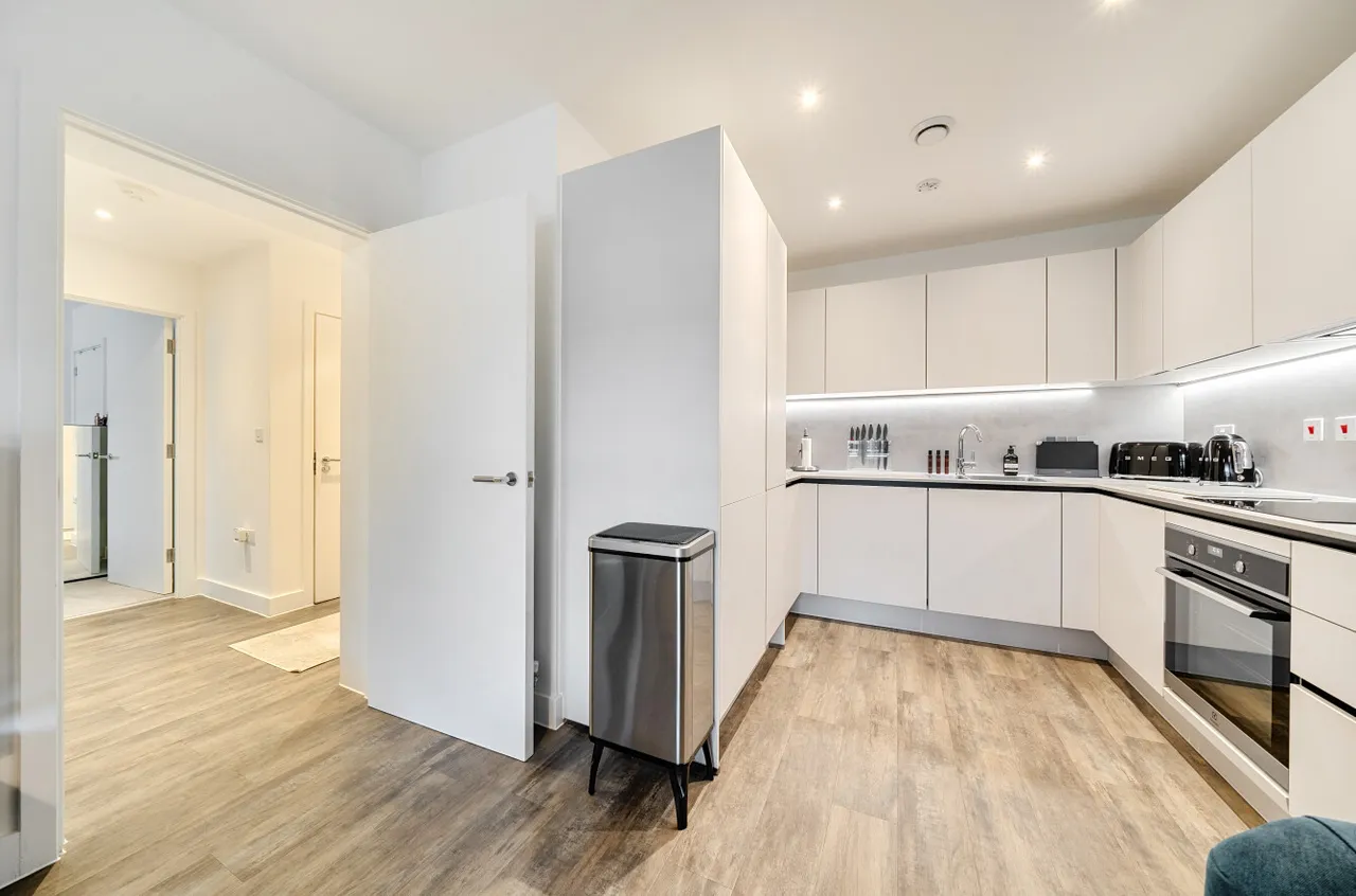 Eastern Avenue, Western Cross, DA10, photo 5
