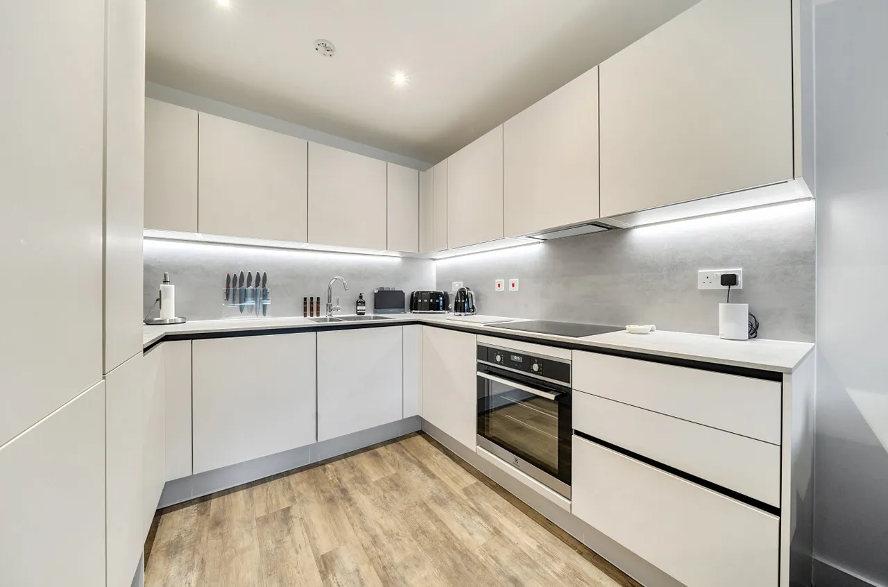 Eastern Avenue, Western Cross, DA10, photo 20
