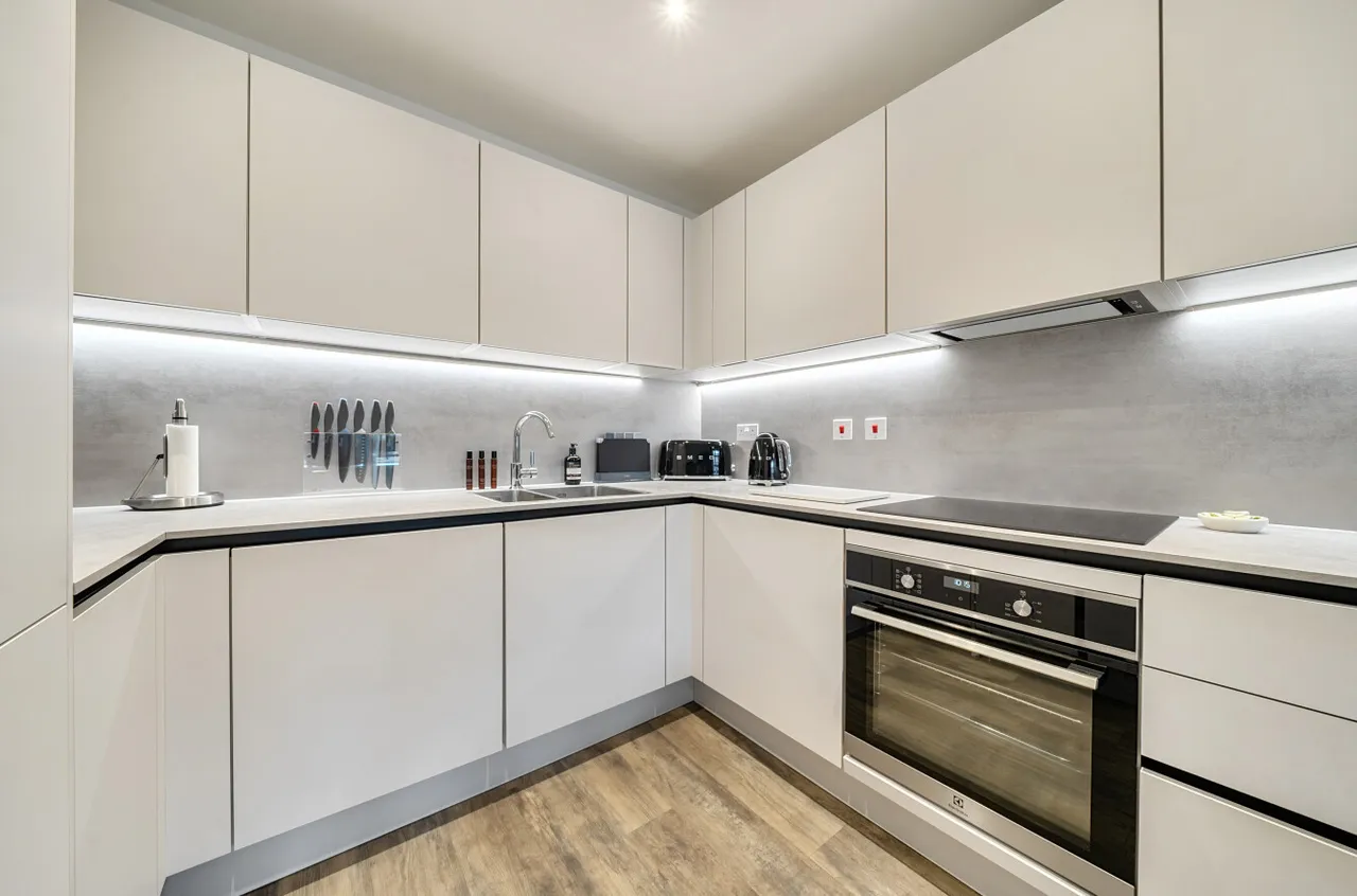 Eastern Avenue, Western Cross, DA10, photo 21