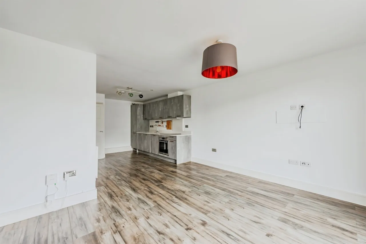 Russell Way, Crawley, photo 10