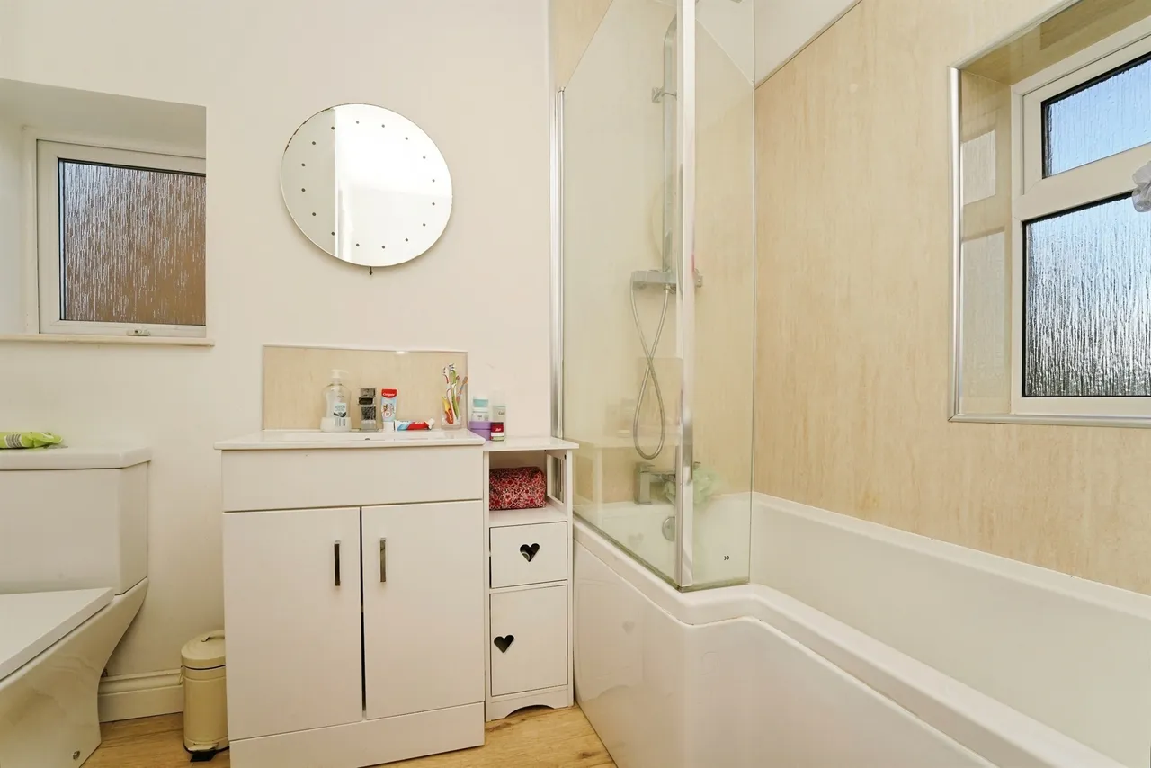 Michael Crescent, Malvern, WR14, photo 19