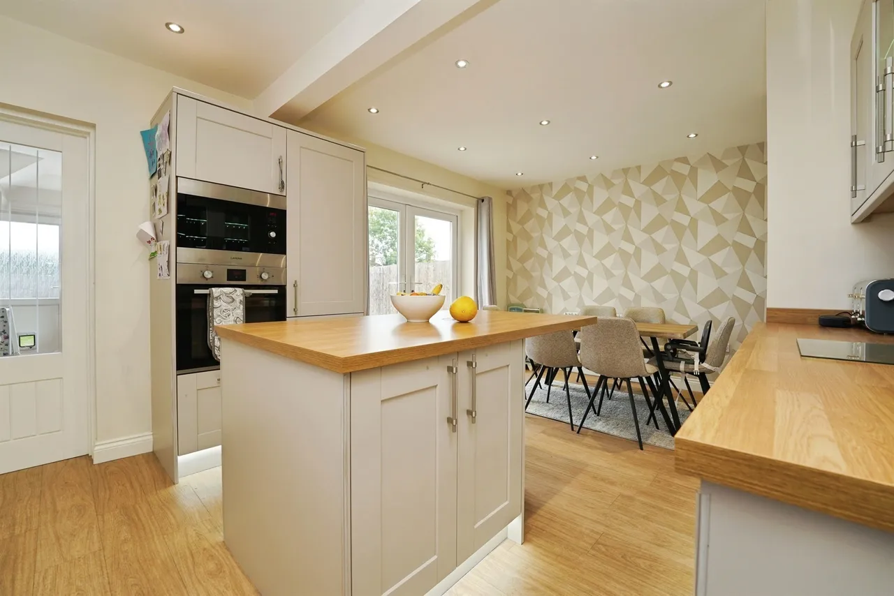 Michael Crescent, Malvern, WR14, photo 4