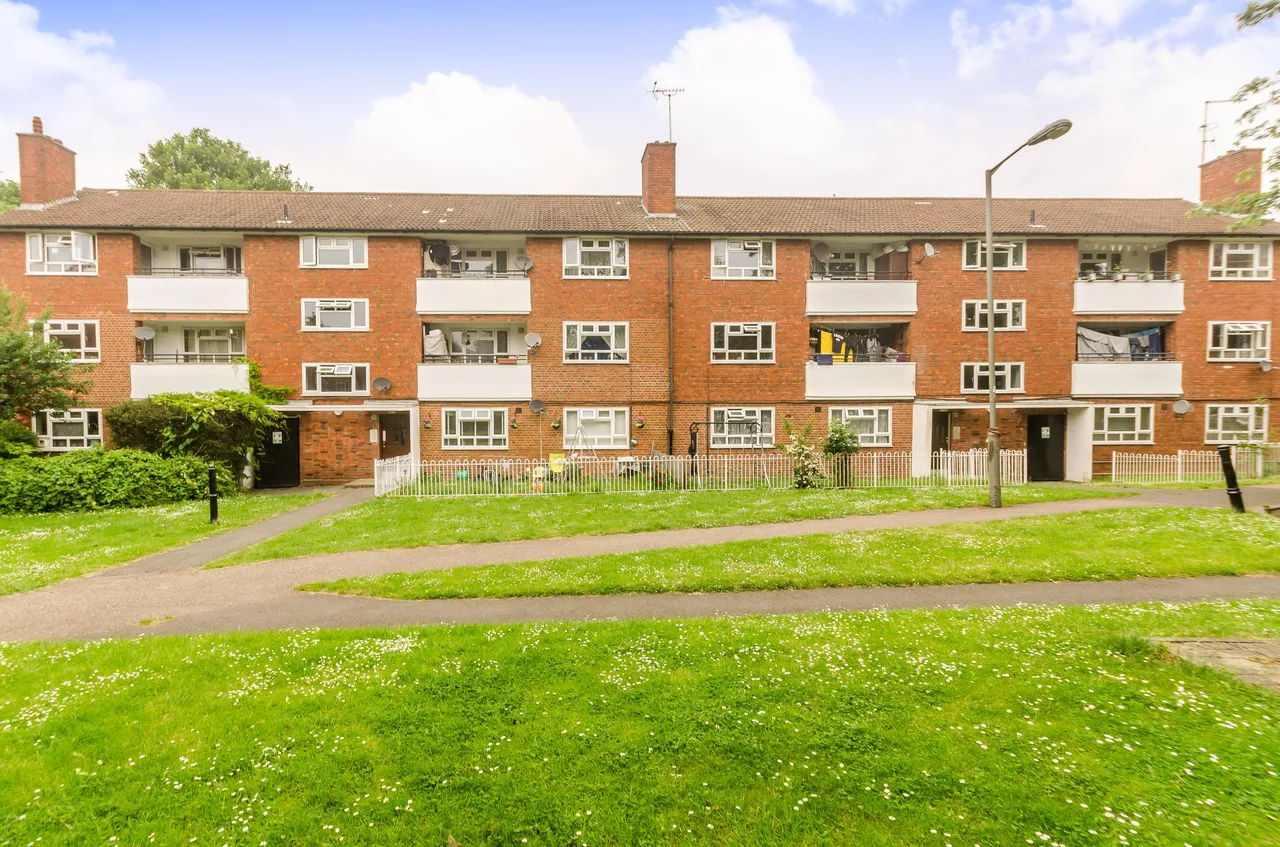 3 bed flat for sale — 4 Salter House, Aldrington Road, London