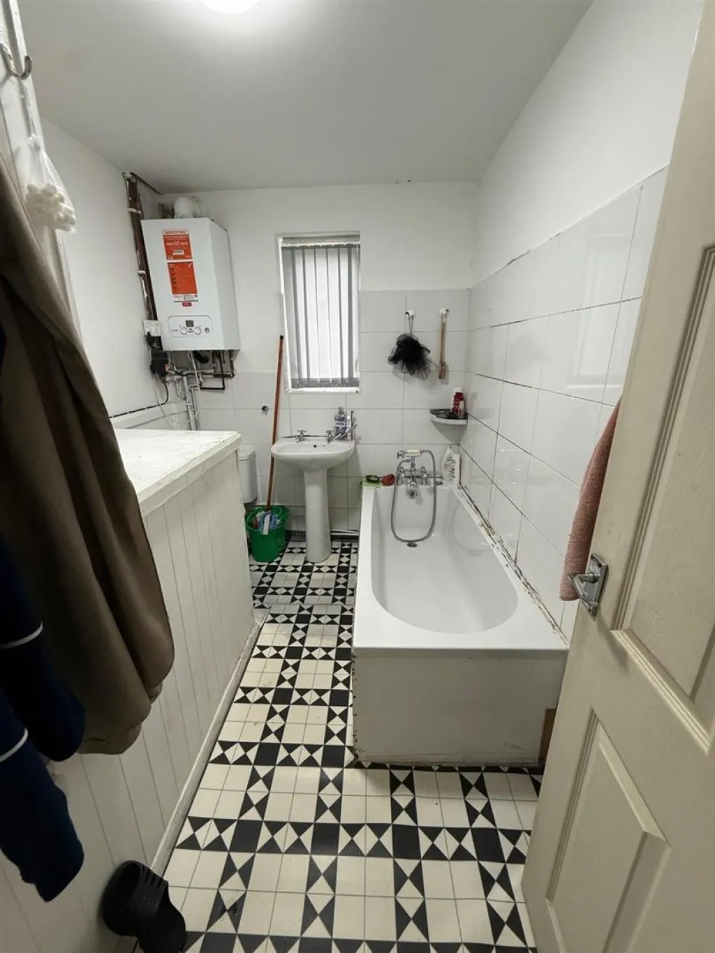 Bickerdike Avenue, Manchester, M12, photo 12