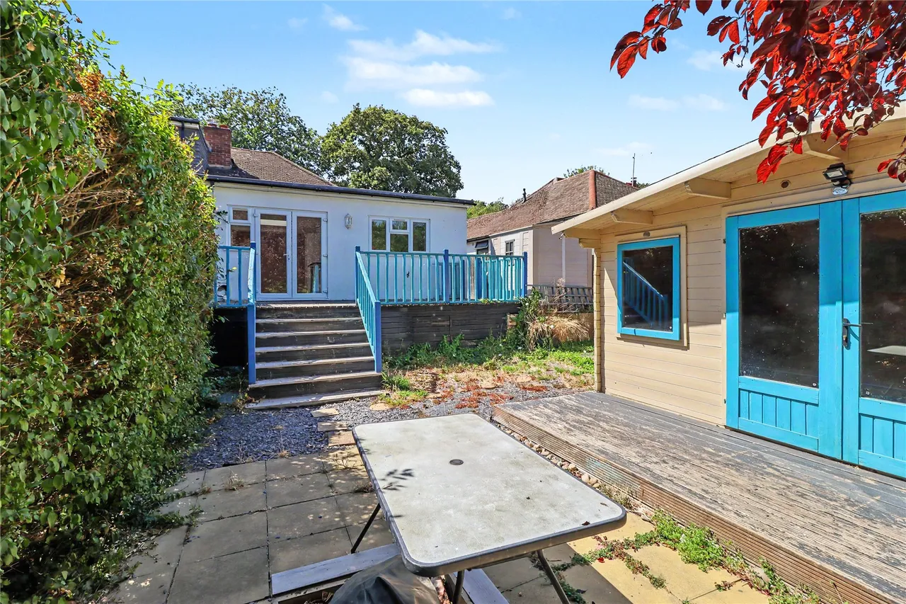 Robin Hood Road, St. Johns, GU21, photo 14