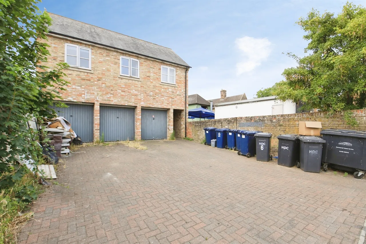 1 bed flat for sale, Little Whyte, Ramsey, PE26
