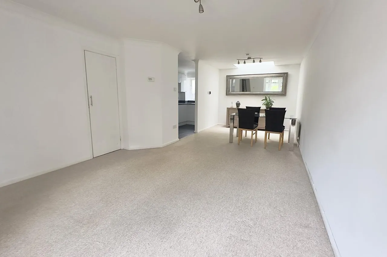 West Cliff Mews, BH2, photo 6
