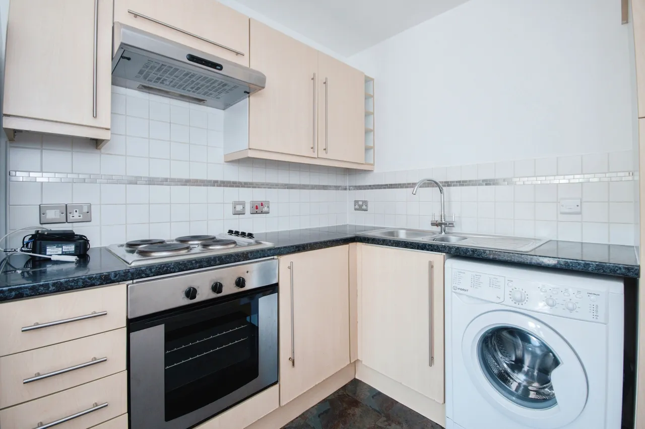 Castle Lane West, Bournemouth, BH8, photo 5