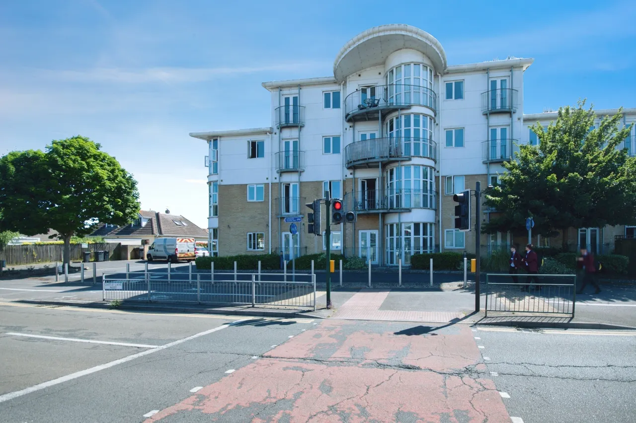 Castle Lane West, Bournemouth, BH8, photo 17